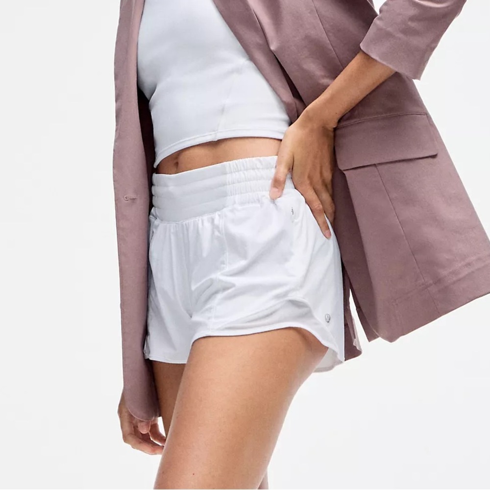 Lululemon Hotty Hot High Rise 2.5 in white